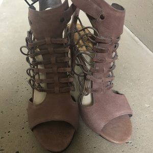 Brand new Vince Camuto (6.5/36.5)